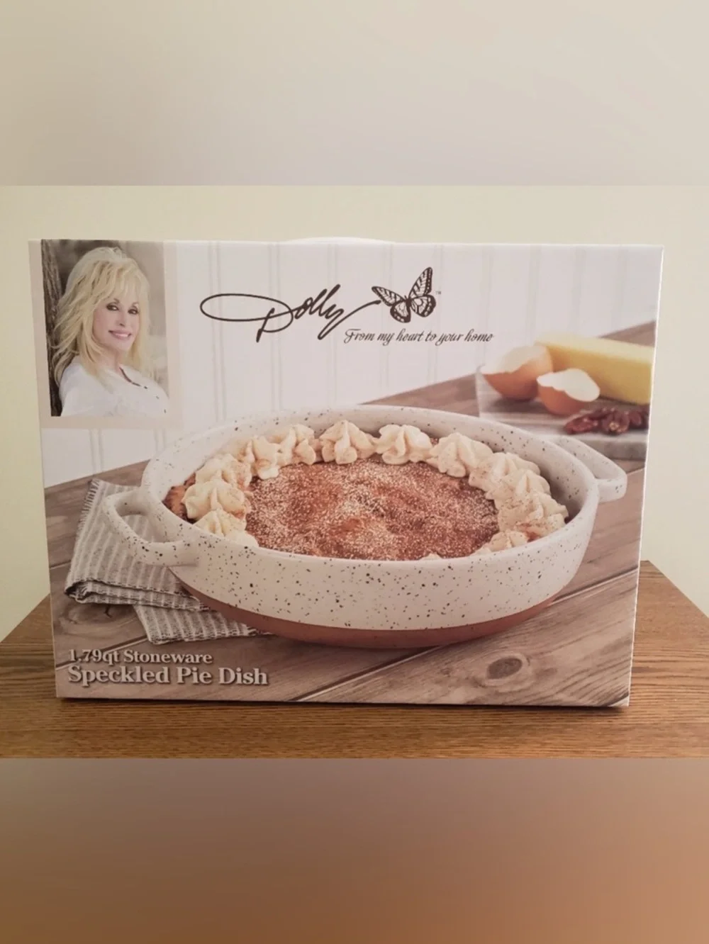 Dolly Parton 1.79qt Durable Stoneware Speckled Pie Dish Oven To Table 11.5 X 9